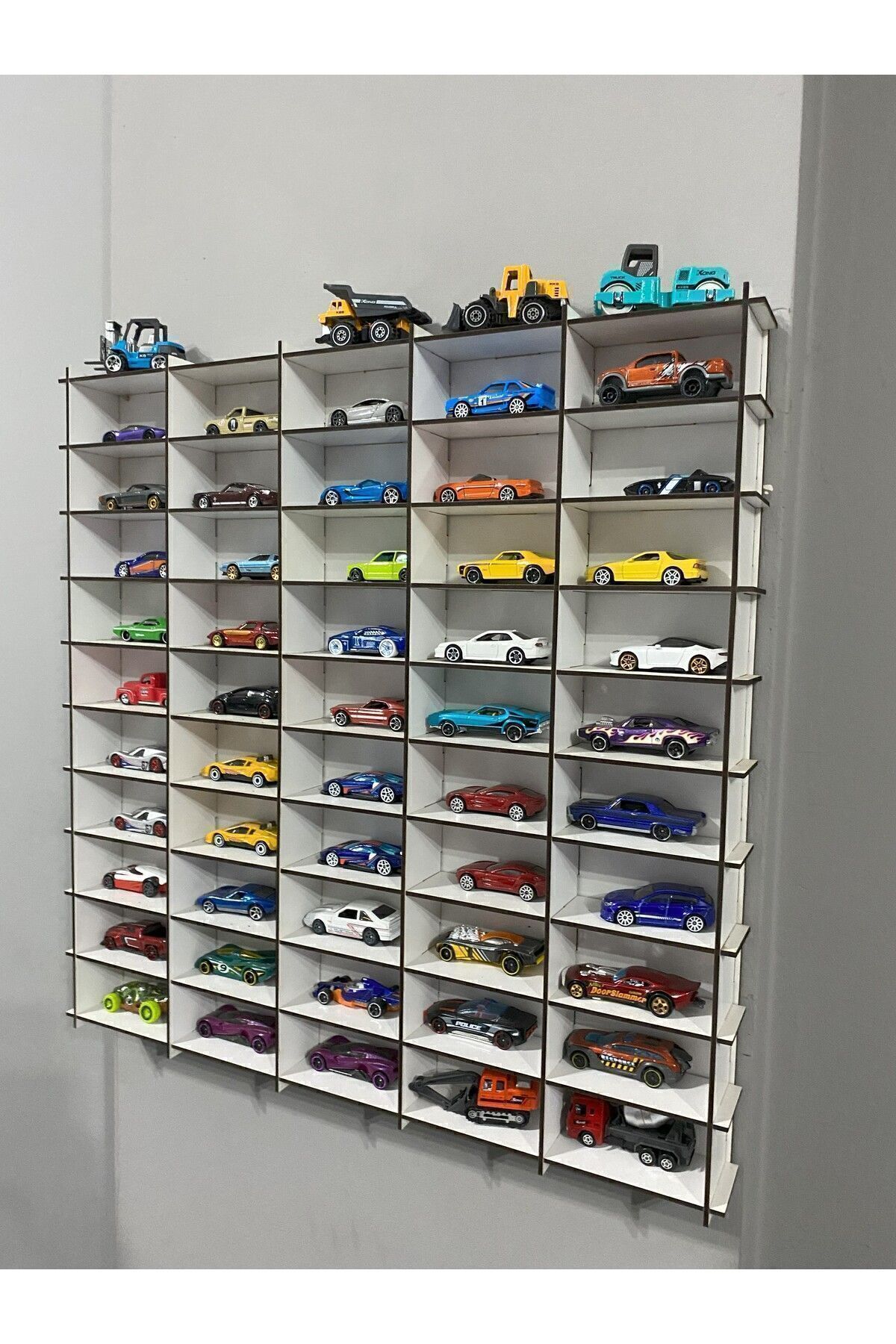 Araba Rafı 50'li Beyaz Renk (HOTWHEELS VE MATCBOX ARABALARI IÇİN UYGUNDUR) News Sfey 997516