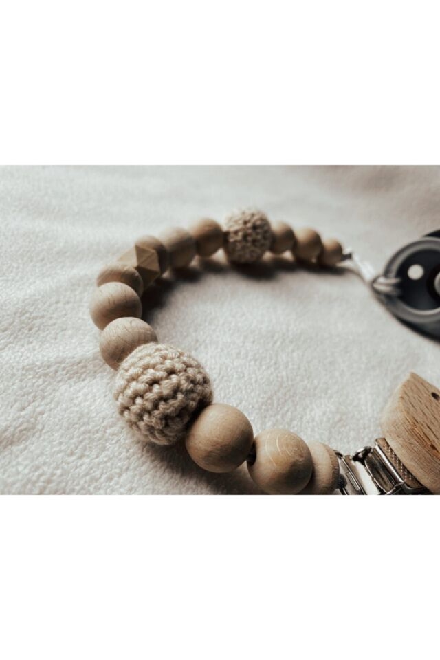 Kuş Detaylı Krem Örgü Detaylı Doğal Ahşap Bebek Emzik Zinciri