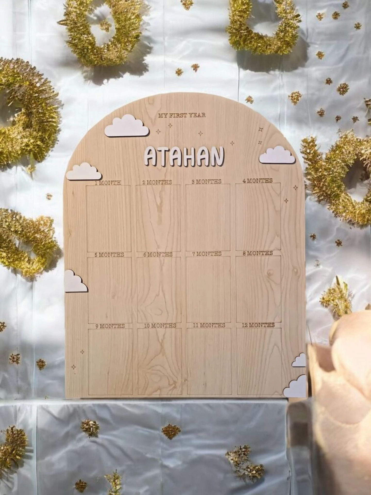 Kişiye Özel Doğum Günü 12 Ay Bulut Temalı Ahşap Fotoğraf Panosu Büyük Boy