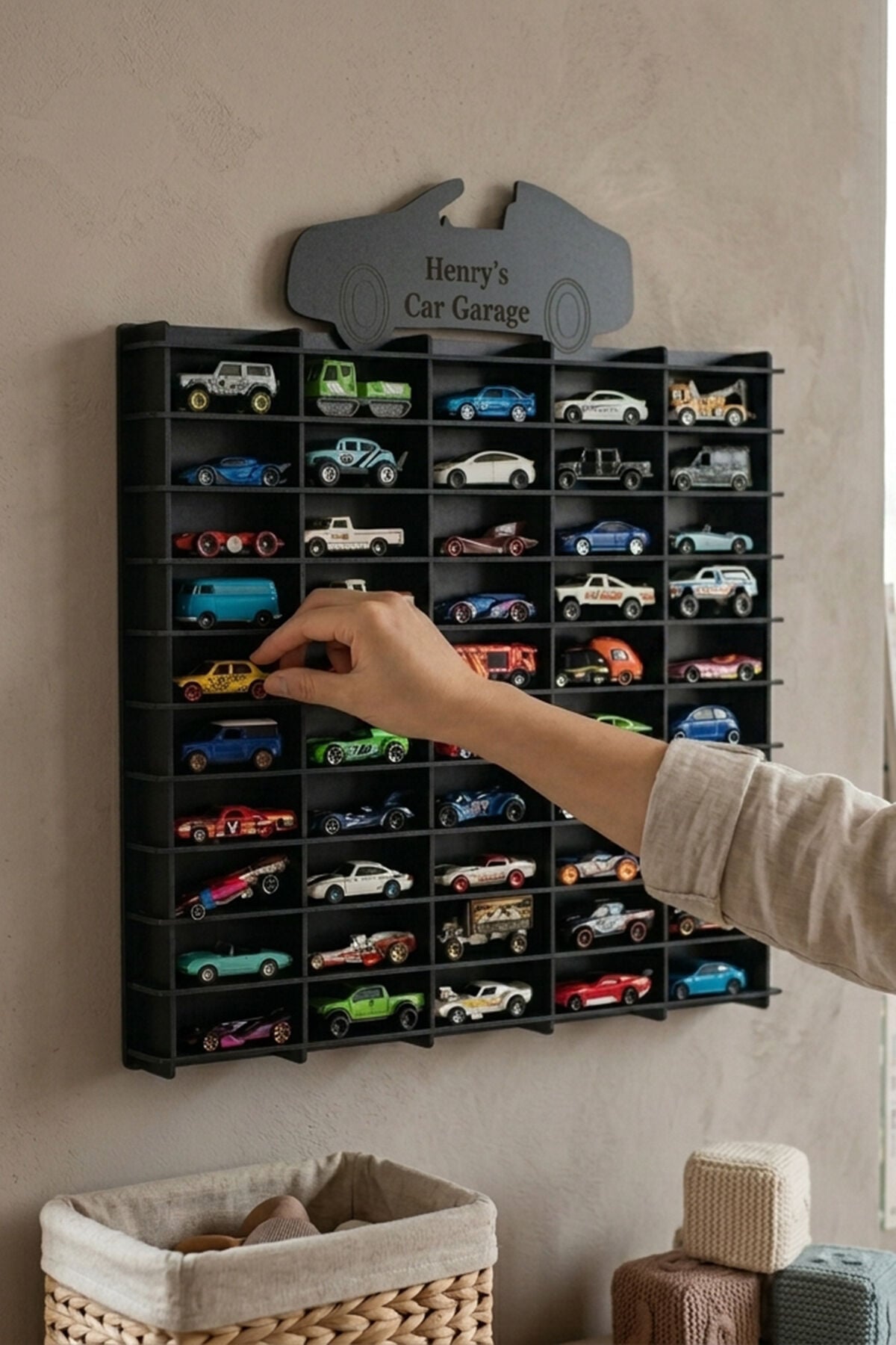 Kişiye Özel İsimlikli Araba Rafı 50'li Siyah Renk (HOTWHEELS VE MATCBOX ARABALARI IÇİN UYGUNDUR)