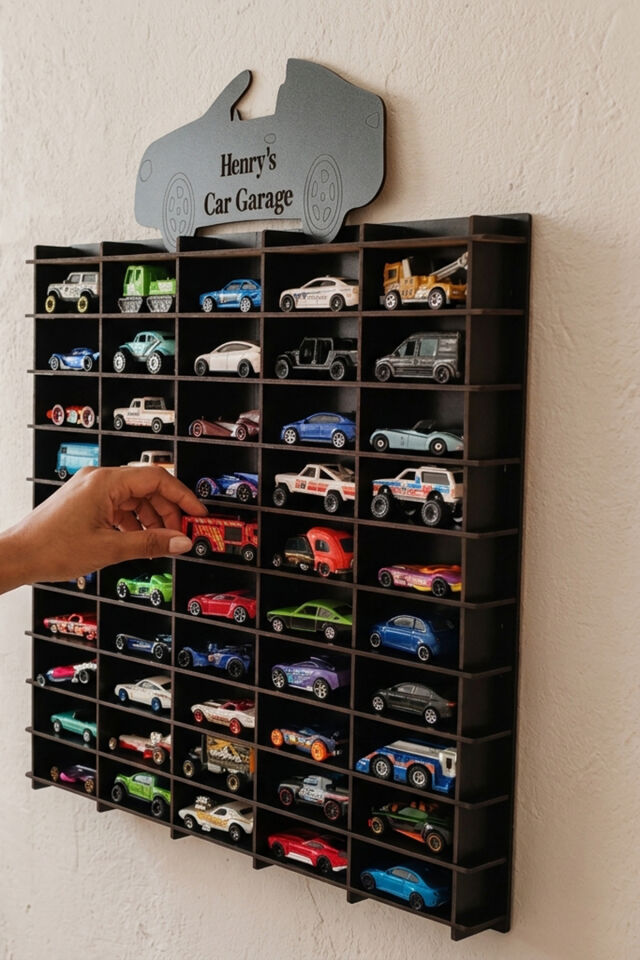 Kişiye Özel İsimlikli Araba Rafı 50'li Siyah Renk (HOTWHEELS VE MATCBOX ARABALARI IÇİN UYGUNDUR)